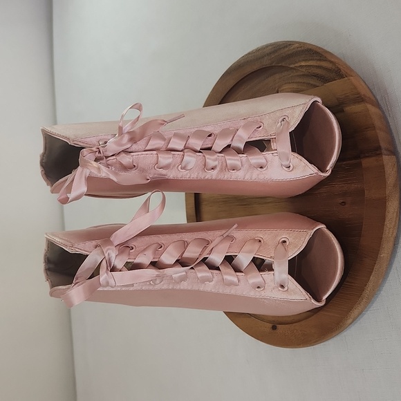 Cupid Pale Pink Lace Up Heels Booties. Size 8 - Picture 2 of 7
